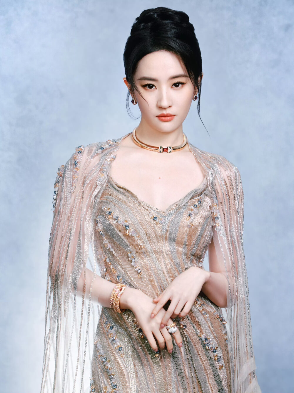 刘亦菲浙江宁波2025电视剧导演大会
刘亦菲凭借巜玫瑰的故事》黄亦玫一角荣获2025电视剧导演大会年度女主角
刘亦菲#视后#2025.4.27