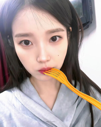 IU