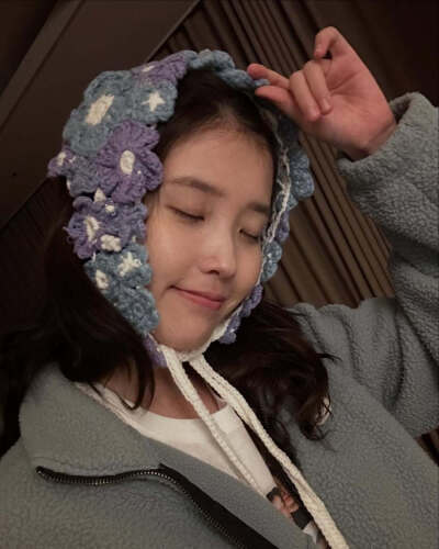 IU