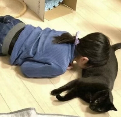 ，
