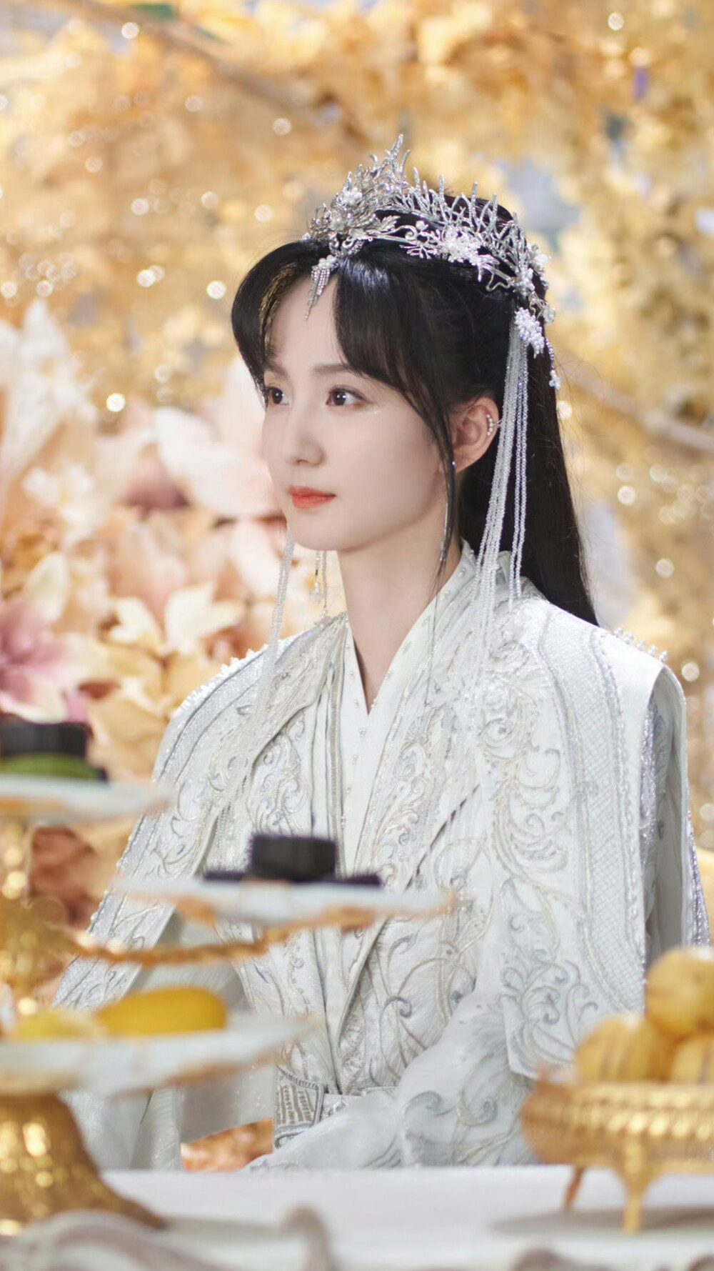 落花时节又逢君 