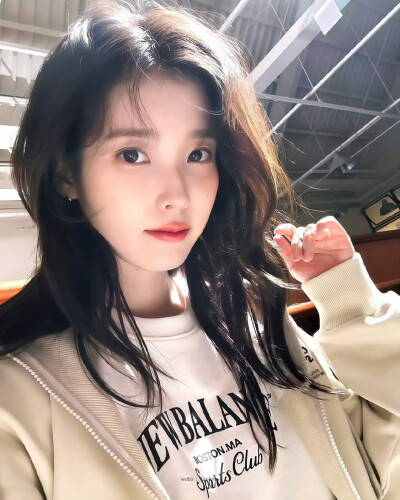 IU