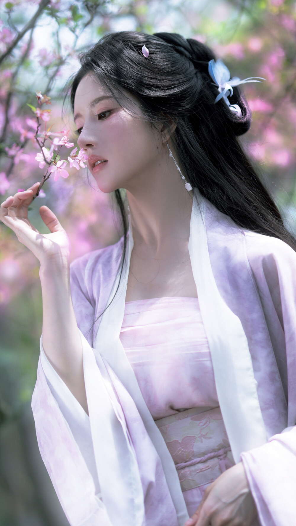 刘些宁