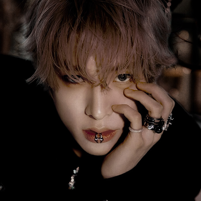 <Ubicius>...！無限追踪ㄨ代号J-001