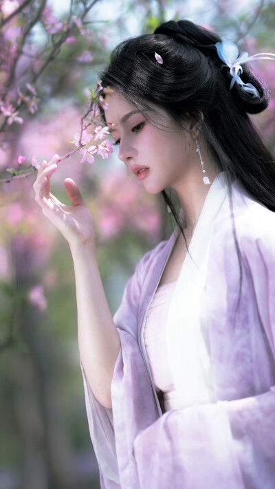 刘些宁