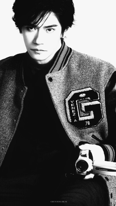 易烊千玺 X Golden Goose
