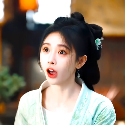 鞠婧祎