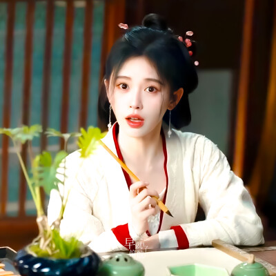 鞠婧祎