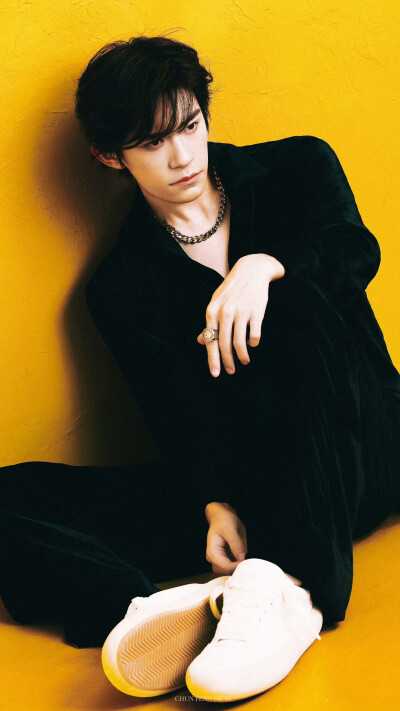 易烊千玺 Golden Goose