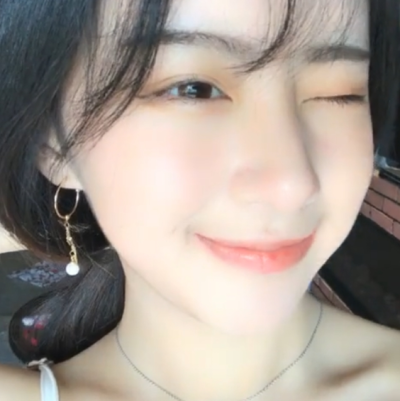 美哭了