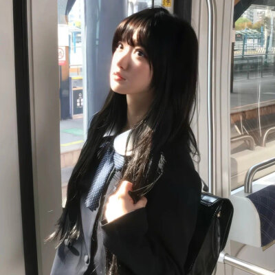 女
