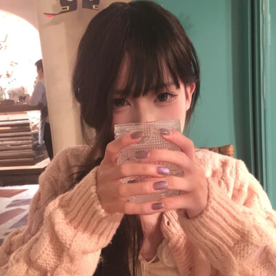 女