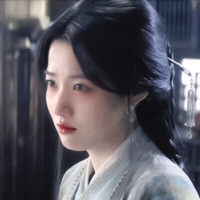 “ 这世间没有无缘无故的爱，只有无缘无故的恨 ”