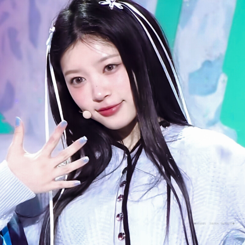 ►镜萌花头像
原几点响铃