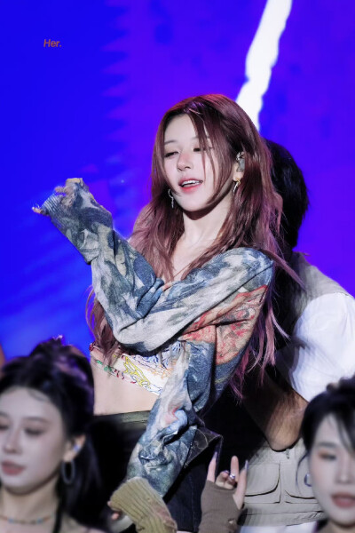 cr.Her_赵露思