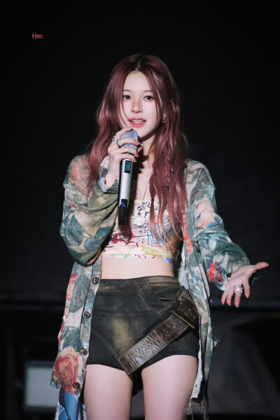 cr.Her_赵露思