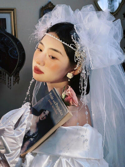 婚纱女孩