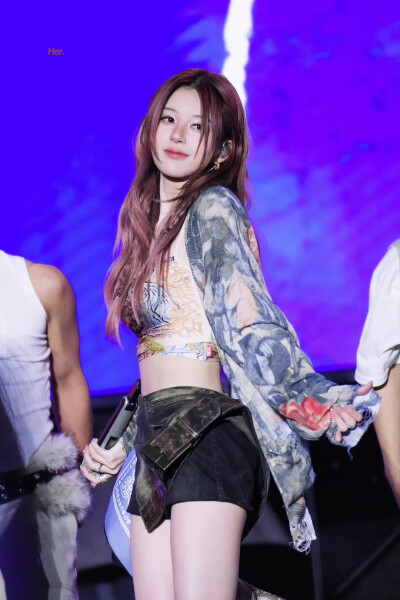 cr.Her_赵露思