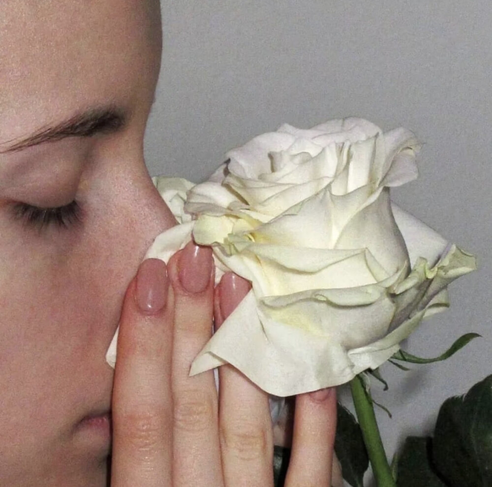 夏日热烈生命力女生头像