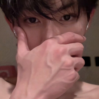男头
你的眼睛比海辽阔