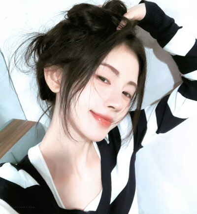 鞠婧祎