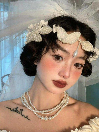 婚纱女孩