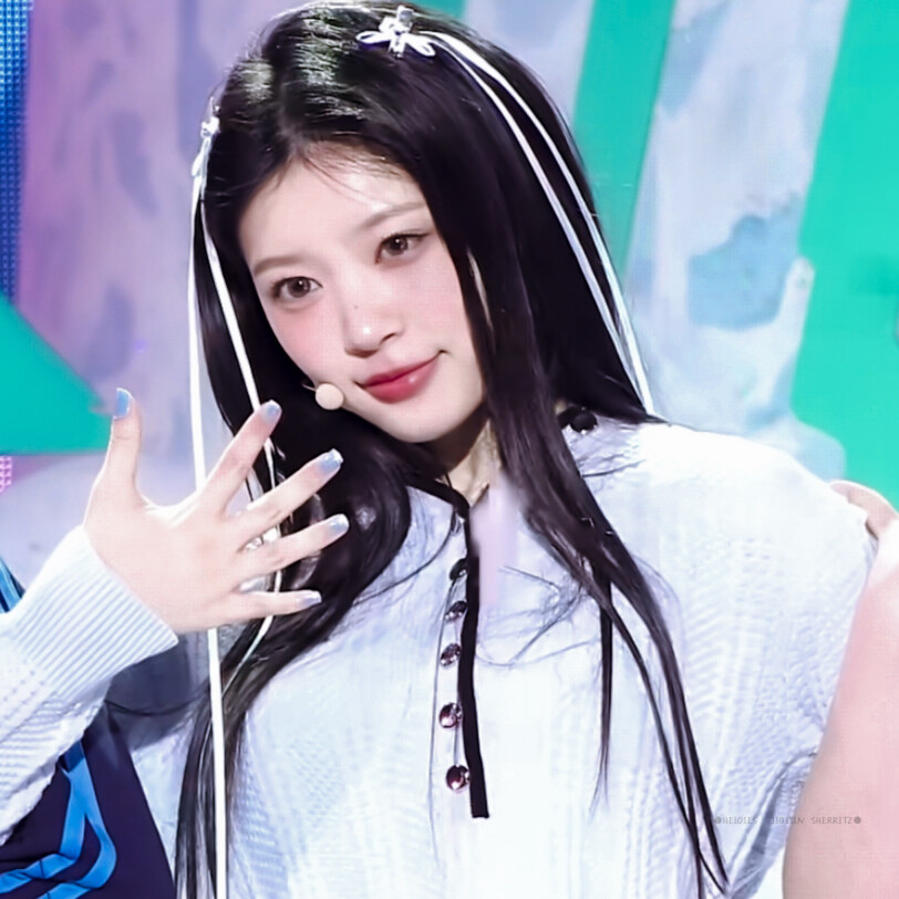 ►镜萌花头像
原几点响铃