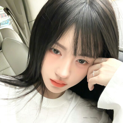 鞠婧祎
