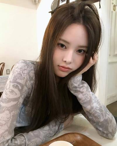 izna 方智玟
