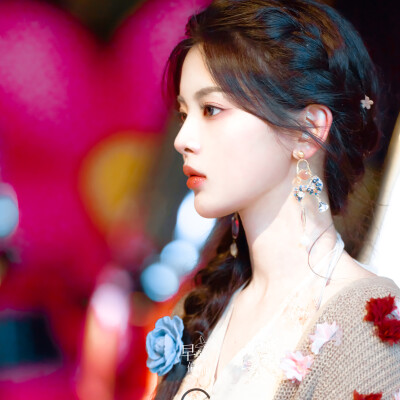 杨超越