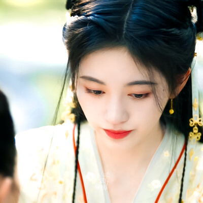 鞠婧祎