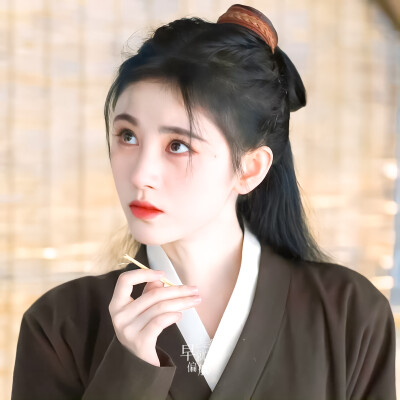鞠婧祎