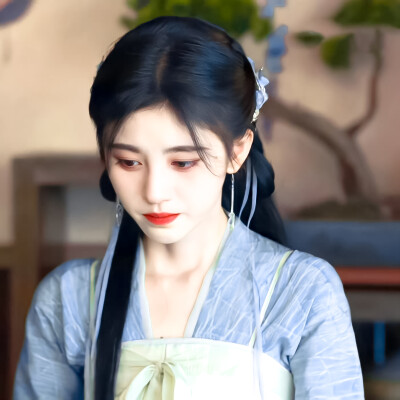 鞠婧祎