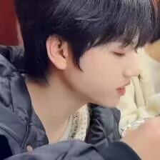 这只龙吃饭怎么这么萌