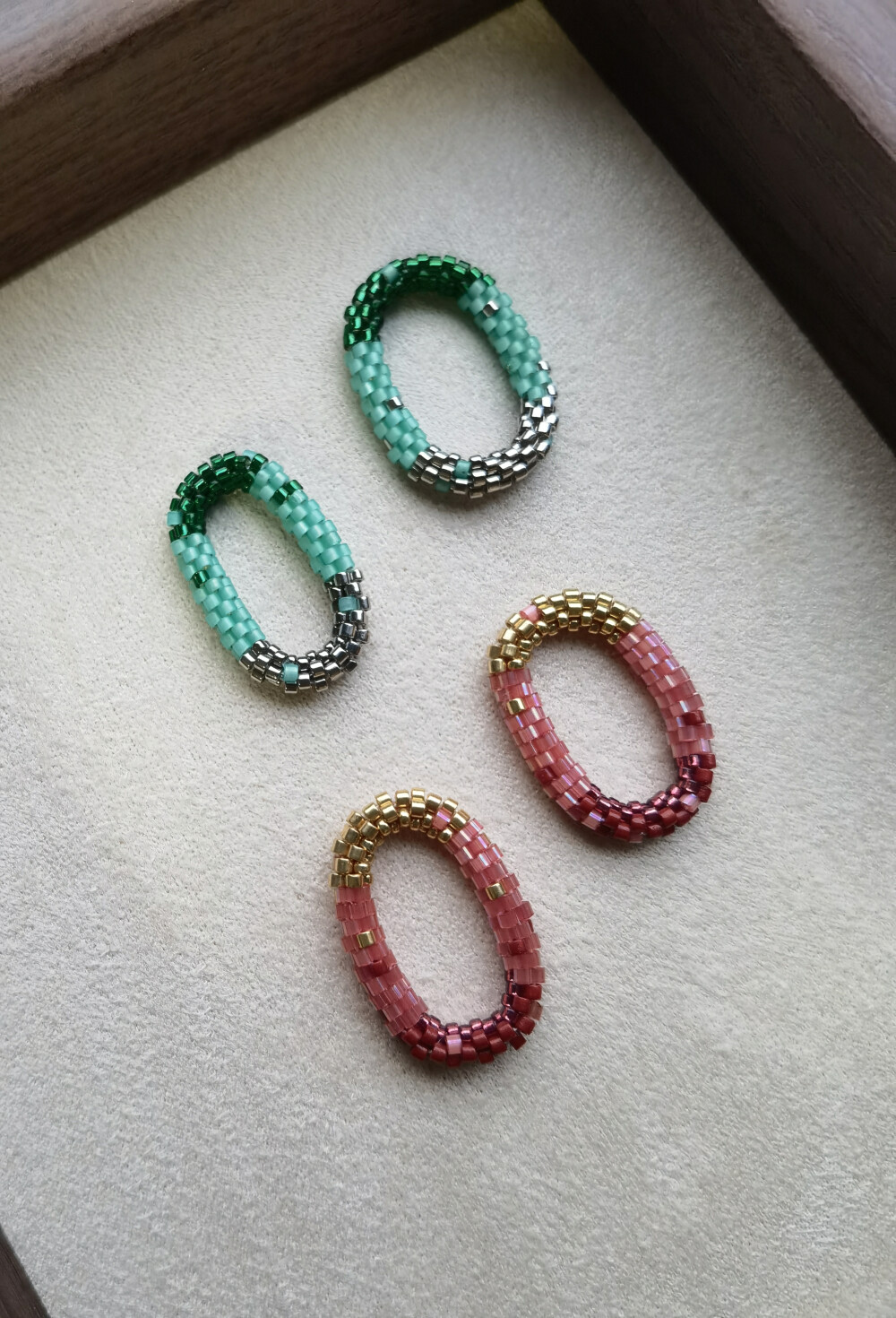 串珠胸针，耳环，发簪