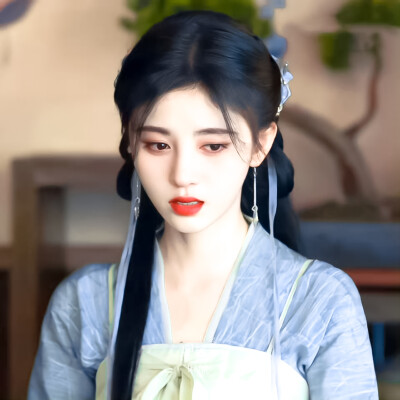 鞠婧祎