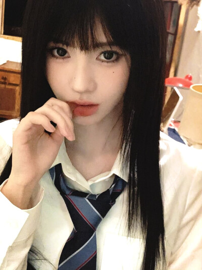 鞠婧祎