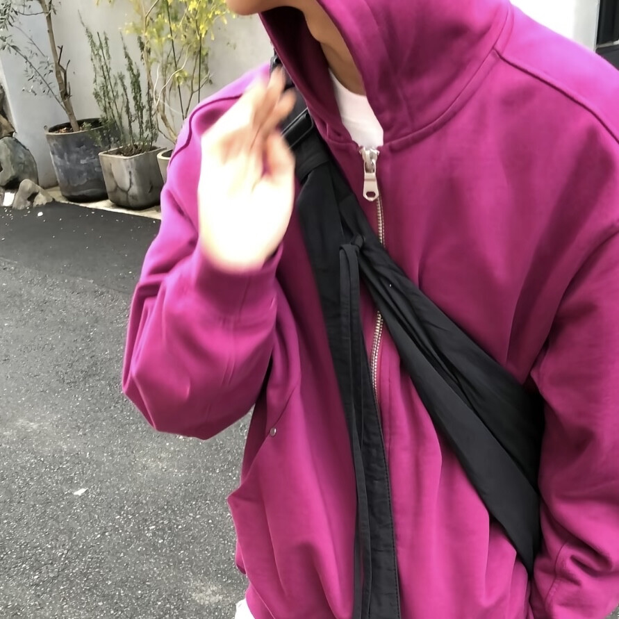 男生头像
雨中逢花 世中逢尔