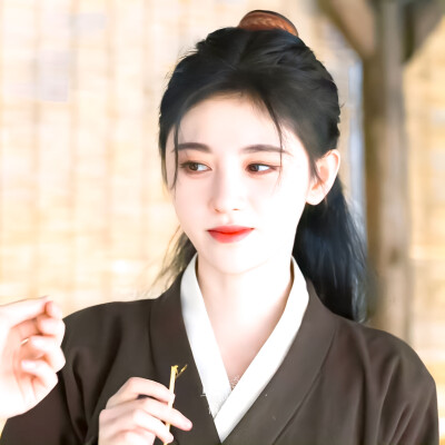 鞠婧祎