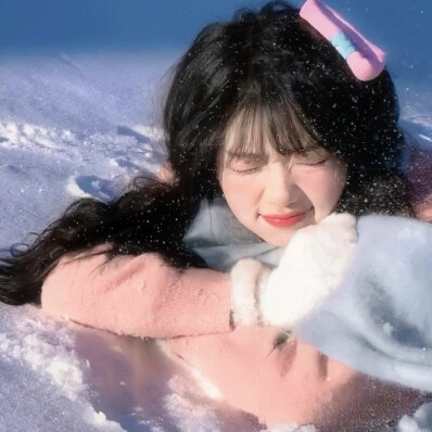 女生头像。真人。