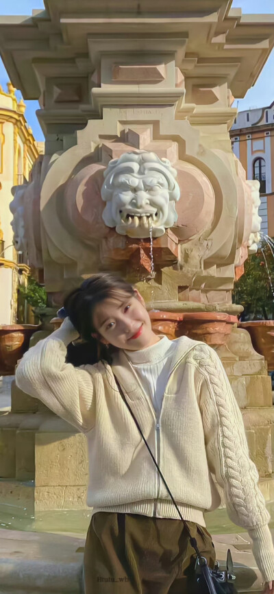 IU