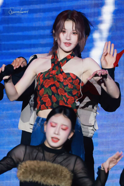 cr.Sweetheart_赵露思