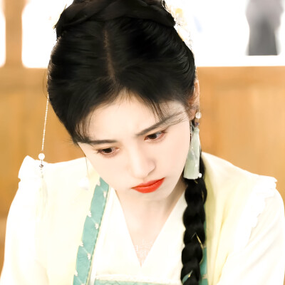 鞠婧祎