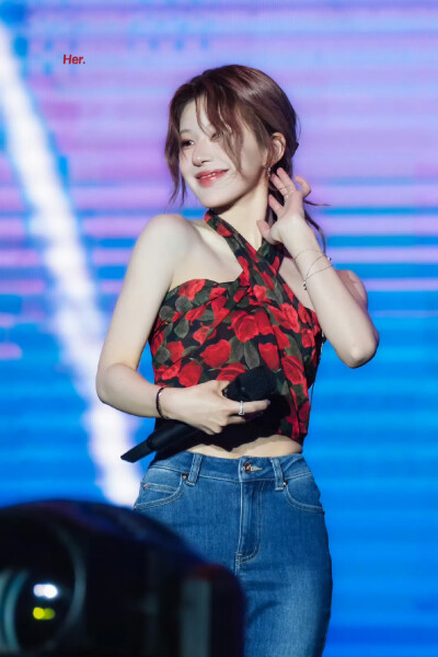 cr.Her_赵露思