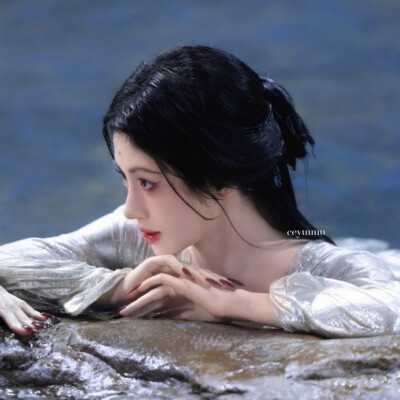 鞠婧祎