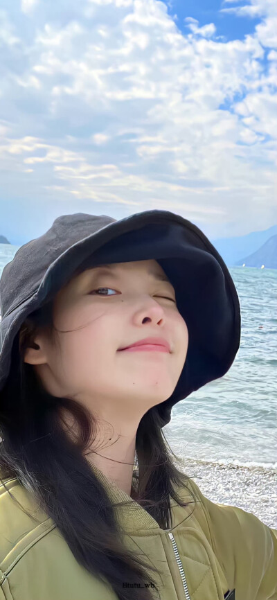 IU