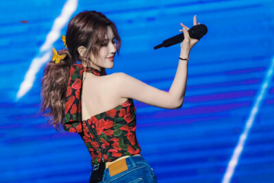 cr.Her_赵露思