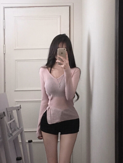 ，