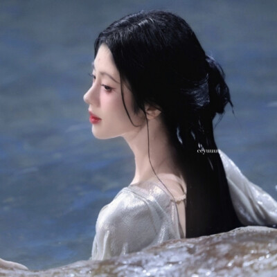 鞠婧祎