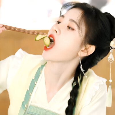 鞠婧祎